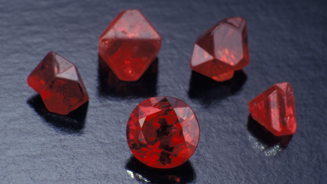 3-things-to-know-about-buying-a-Spinel-gemstone-LOOSE-STONES
