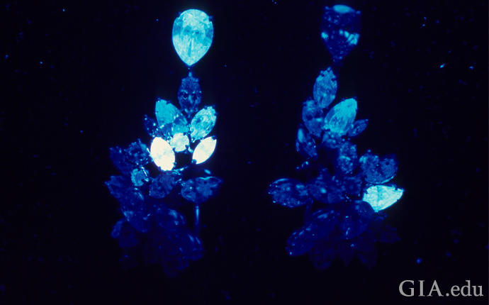 Diamond-Fluorescence-is-A-Crucial-Buying-Factor-GIA-2