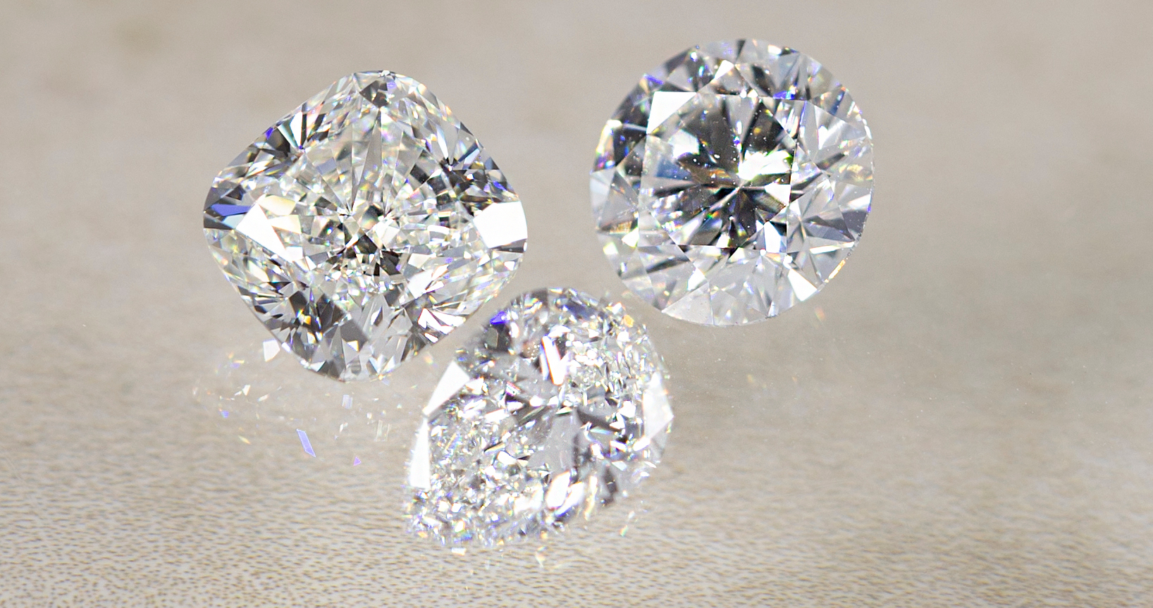the-jewel-box-singapore-things-to-know-about-buying-a-Moissanite-gemstone-THREE-STONES